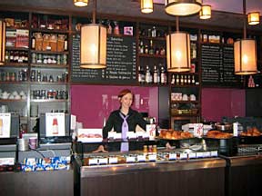 Bert's Cafe Contemporain at Place des Vins de France.
