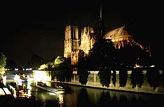 Nighttime view of Notre-Dame